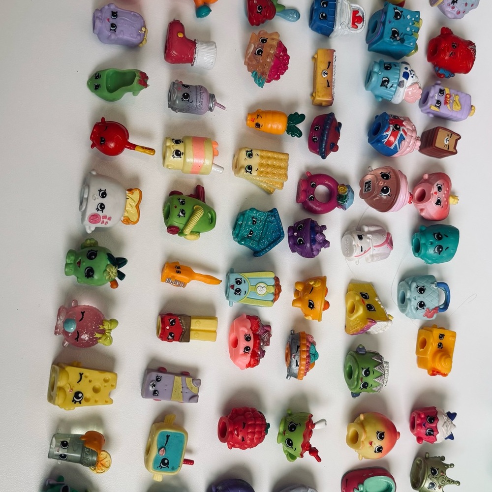 Shopkins Assorted Mini Figures - Multicolor Cute Collectible Toys